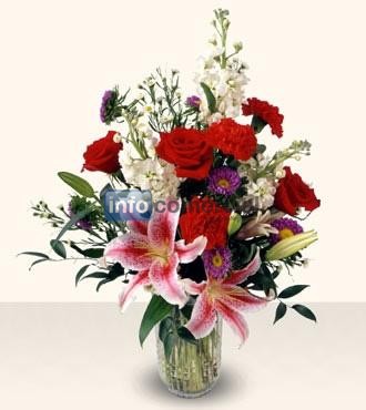 Arreglo floral en florero